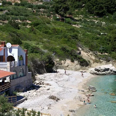 Robinson Elizabeta Zarace